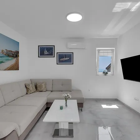 Luxurious And Bright With Sea And Mountain View Apartman *