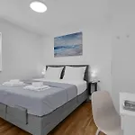 Luxurious And Bright With Sea And Mountain View Apartman