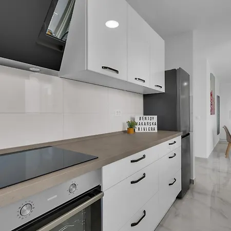 Lägenhet Luxurious And Bright With Sea And Mountain View Makarska