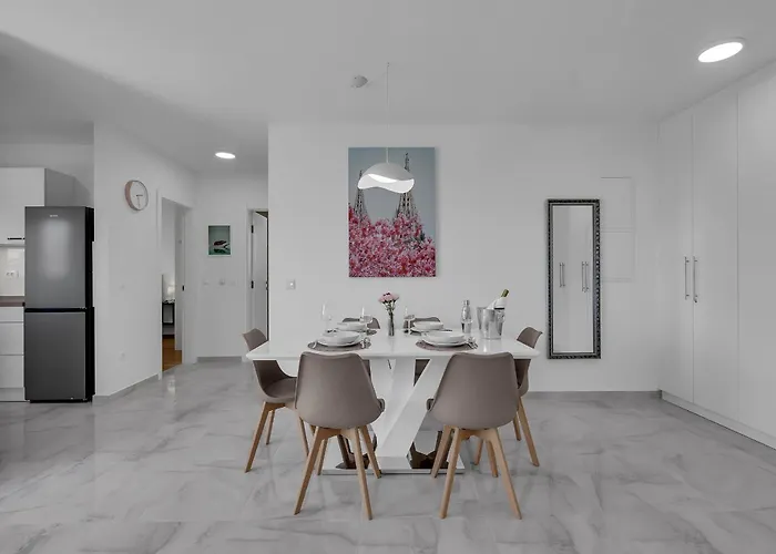 Apartament Luxurious And Bright With Sea And Mountain View *