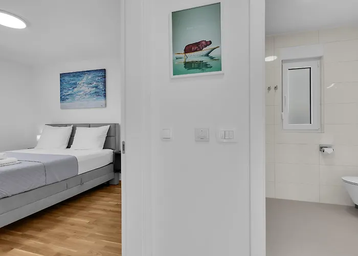 Luxurious And Bright With Sea And Mountain View Apartament Makarska