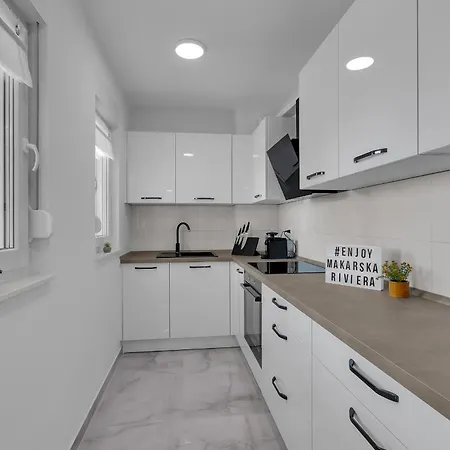 Luxurious And Bright With Sea And Mountain View Apartment Makarska