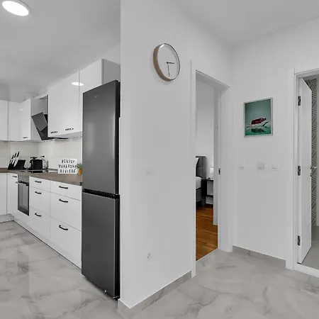 Apartment Luxurious And Bright With Sea And Mountain View